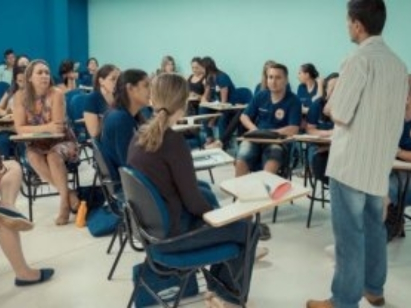 CONCURSOS NA ÁREA DA ENFERMAGEM TÊM EXIGIDO ESPECIALIZAÇÕES; PÓS-GRADUAÇÃO É O CAMINHO