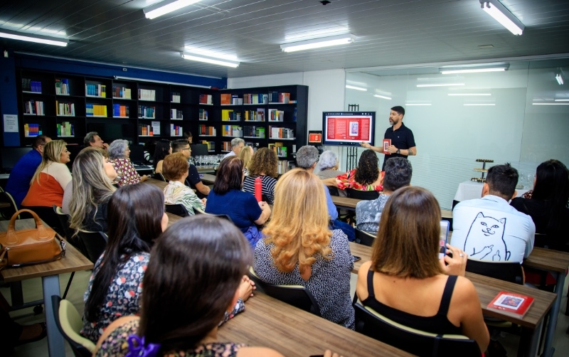 LANÇAMENTO DO LIVRO SOCIOPOÉTICA NO BRASIL: UMA PESQUISA COM EDUCADORES MUSEAIS